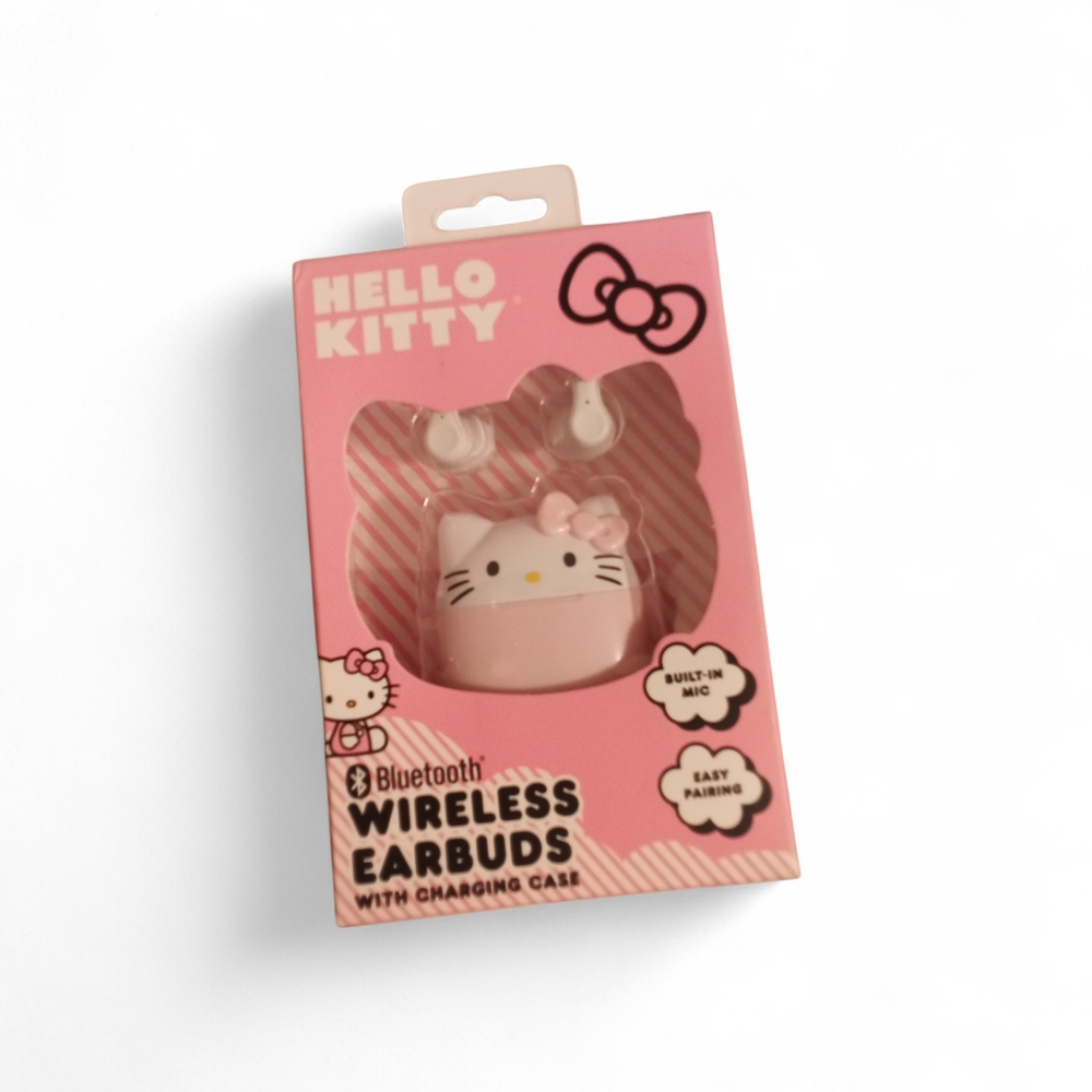 Hello Kitty Pink Bluetooth Wireless Earbuds & Bow Charging Case